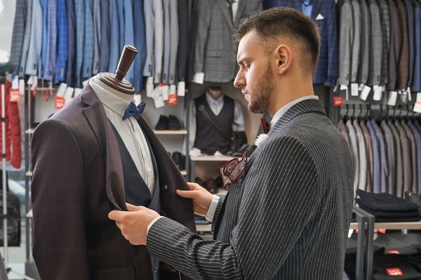 Mannequin homme couleur noir : élégance et diversité à découvrir